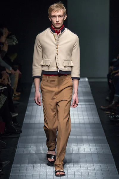 Look 33
